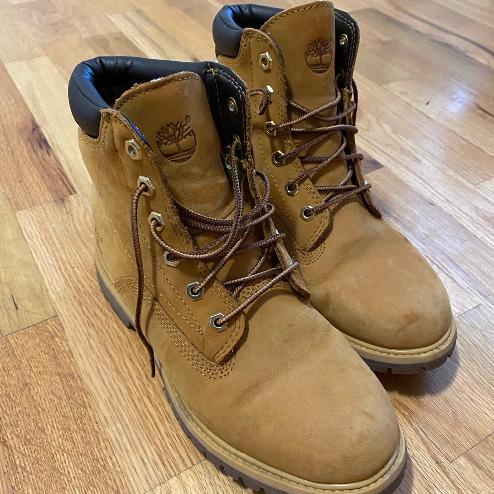 timberlands with box